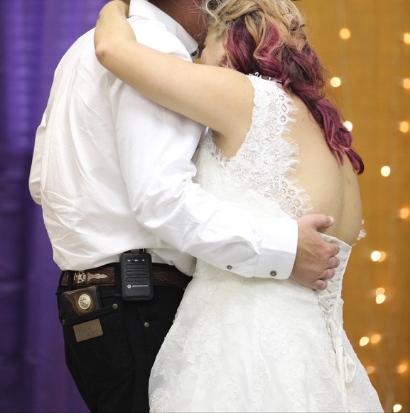 Ivory lace up wedding dress - Picture 8 of 13